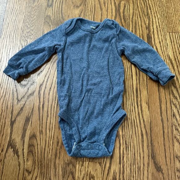 Carter’s blue and grey onesie bodysuit bundle, size 6 month (set of 3) - Picture 4 of 8